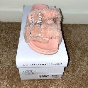 Steve Madden Blush Fur Slide (kid size3)